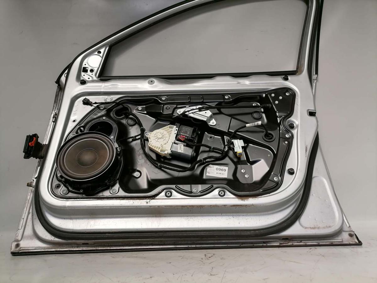 VW Passat 3C original Tür vorn rechts LA7W Reflexsilber Bj.2008